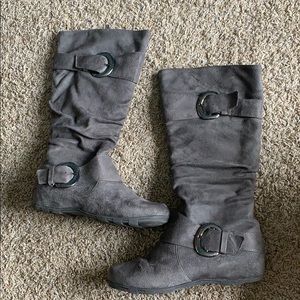 Gray winter boots